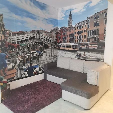 Zsuzsa Lak Apartment Mestre Ngoại thất bức ảnh