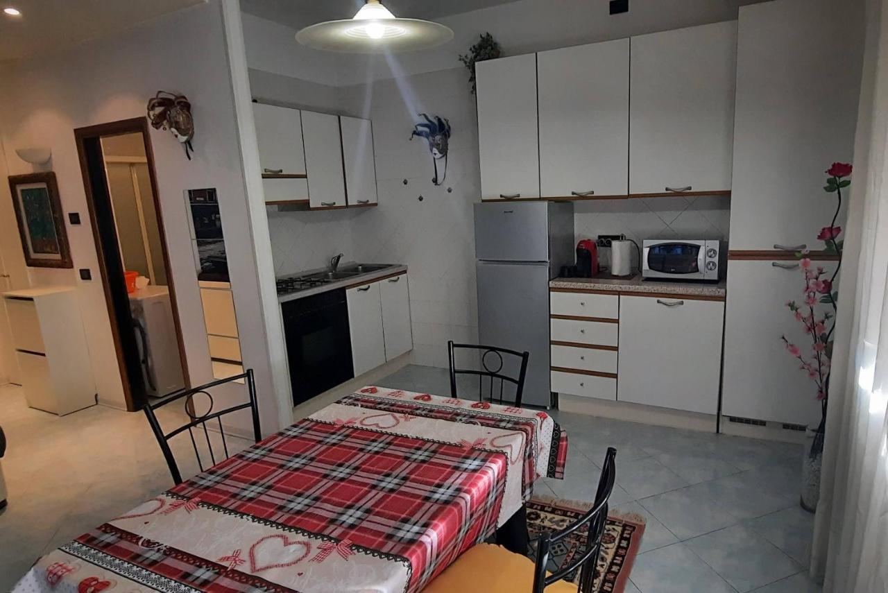 Zsuzsa Lak Apartment Mestre Ngoại thất bức ảnh