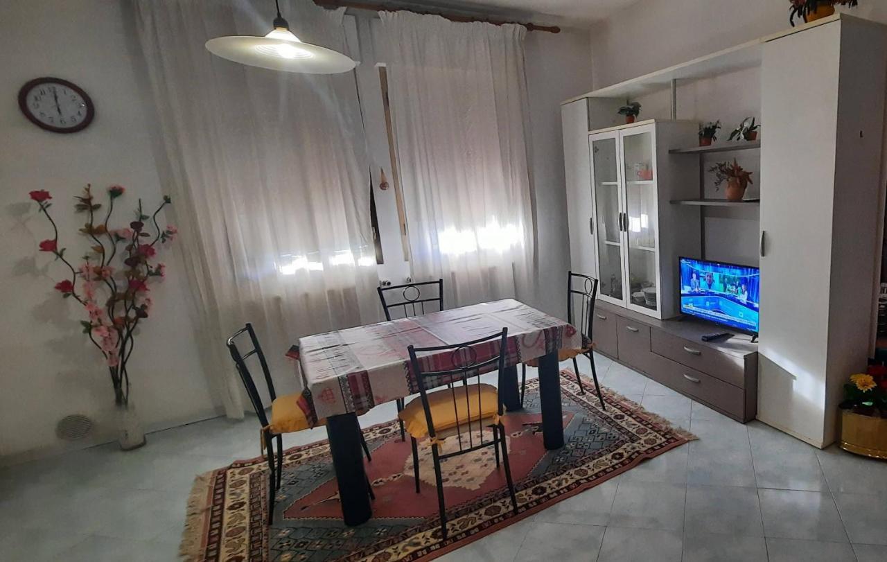 Zsuzsa Lak Apartment Mestre Ngoại thất bức ảnh